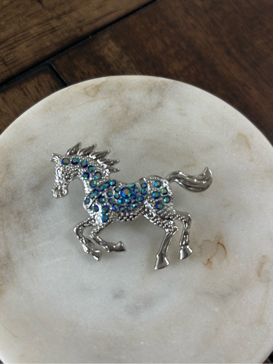 Jewelry - Silver Horse Brooch with Blue-Green Rhinestones